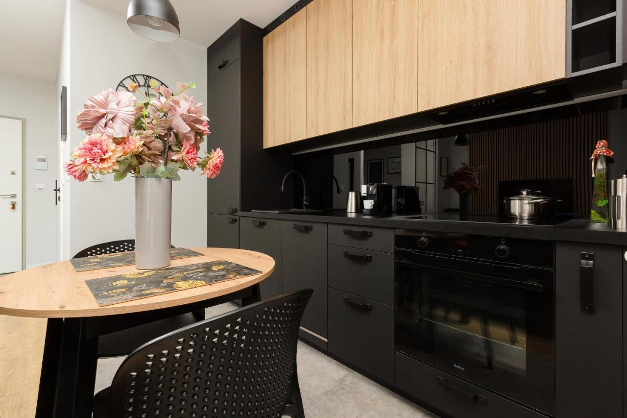 Moduo Gardens Apartment By Renters Prestige وارسو المظهر الخارجي الصورة